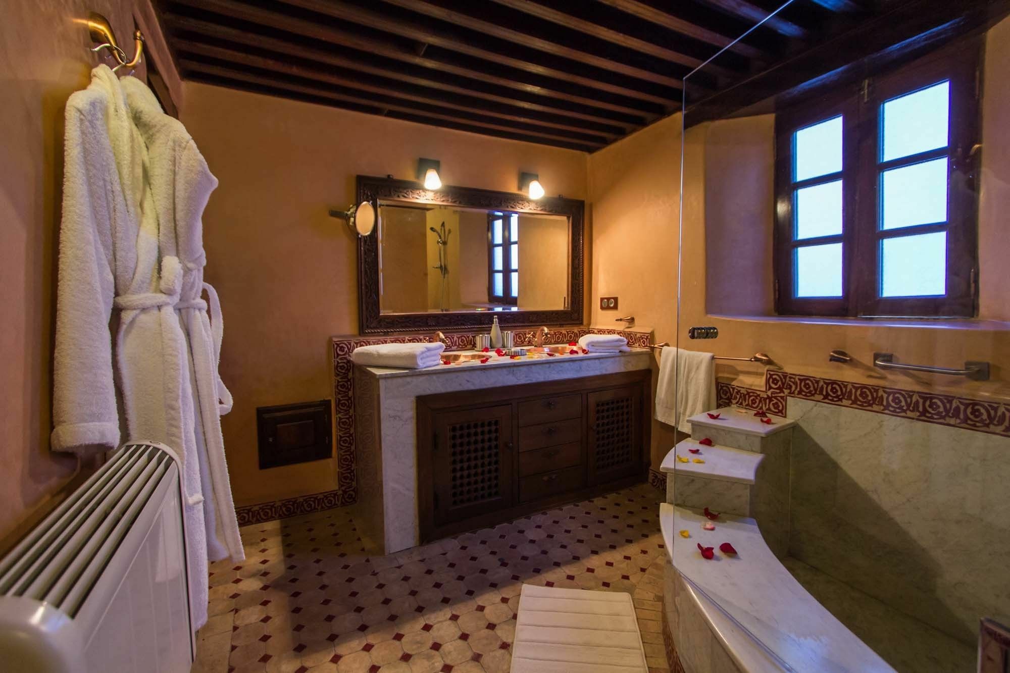 Riad Les Remparts De Fes Luaran gambar